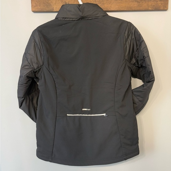 Push FWD Women's Primaloft Training Jacket in Black sized Small - Picture 10 of 14